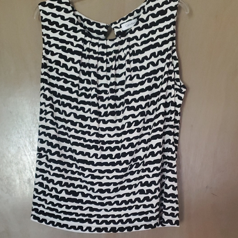 Calvin Klein Sleeveless Black and White Blouse